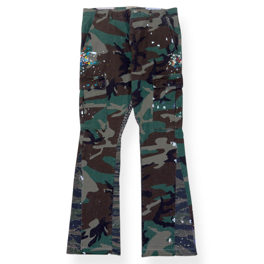 GALLERY DEPT. LA FLARE PAINTED CARGO TROUSERS CAMO W34”