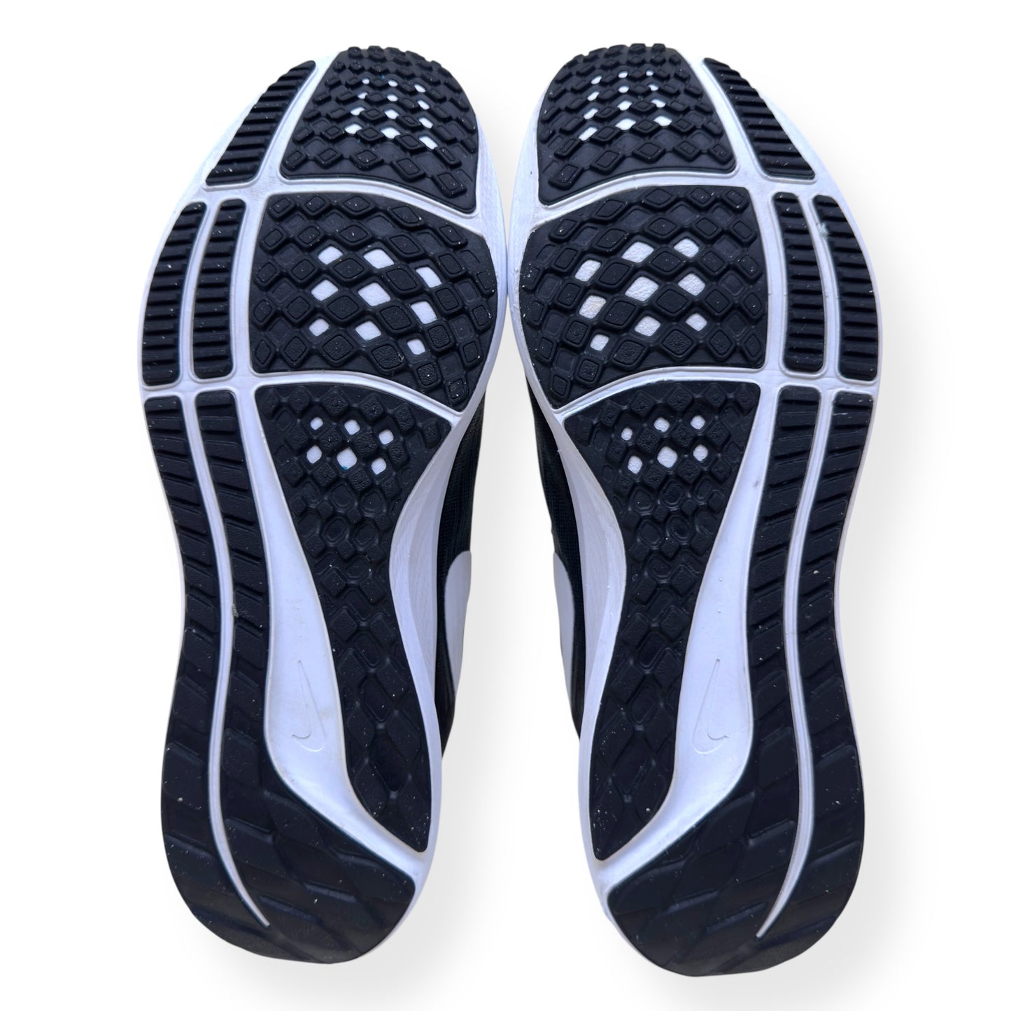 NIKE AIR ZOOM PEGASUS 39 RUNNING SHOE BLACK / WHITE UK10.5