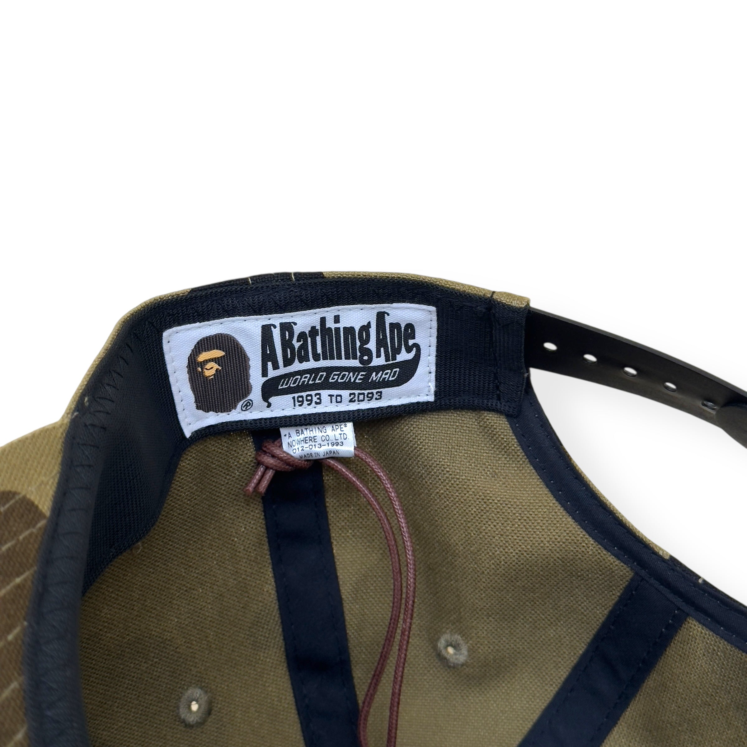 A BATHING APE 1ST CAMO SHARK MESH CAP CAMO GREEN