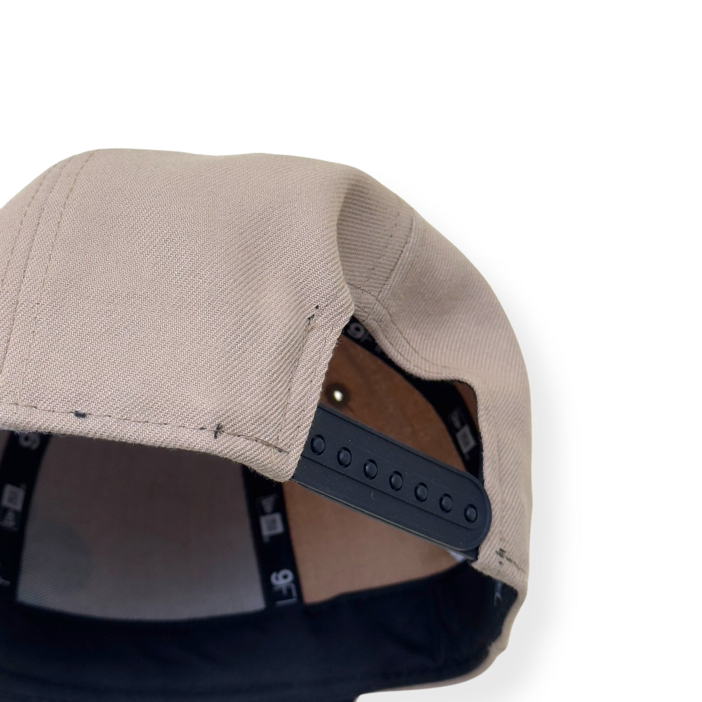 NEW ERA NEW ORLEANS SAINTS 9FIFTY FLAT CAP GREY / GOLD