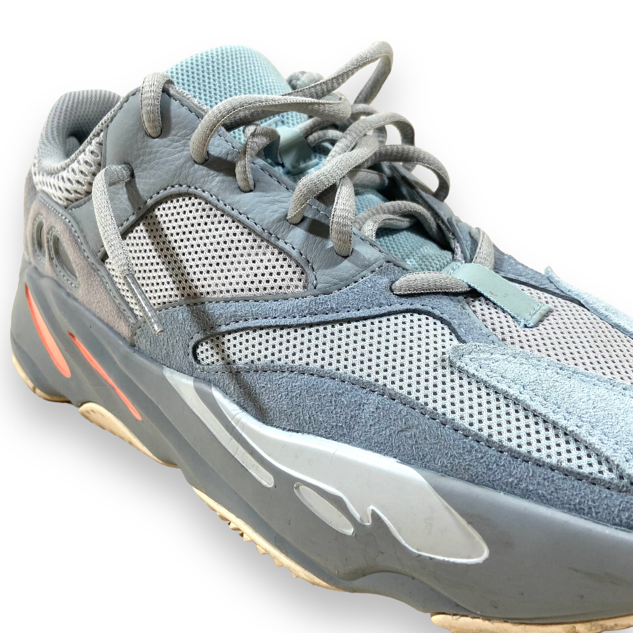 YEEZY 700 INTERTIA UK9