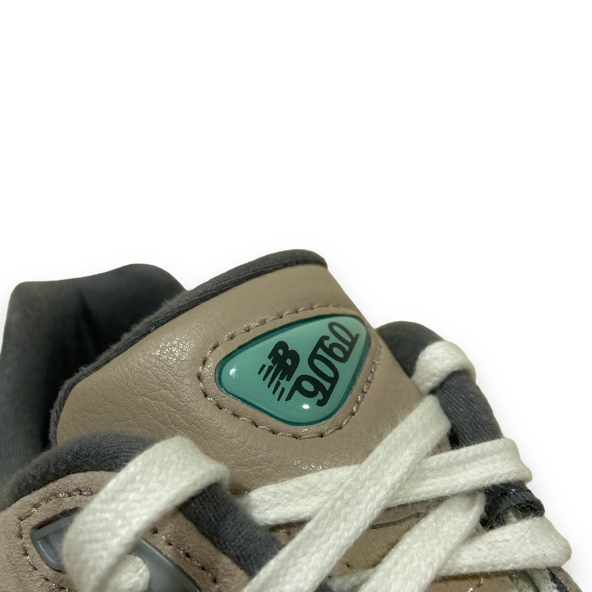 NEW BALANCE 9060 SUEDE SNEAKERS GREY UK8
