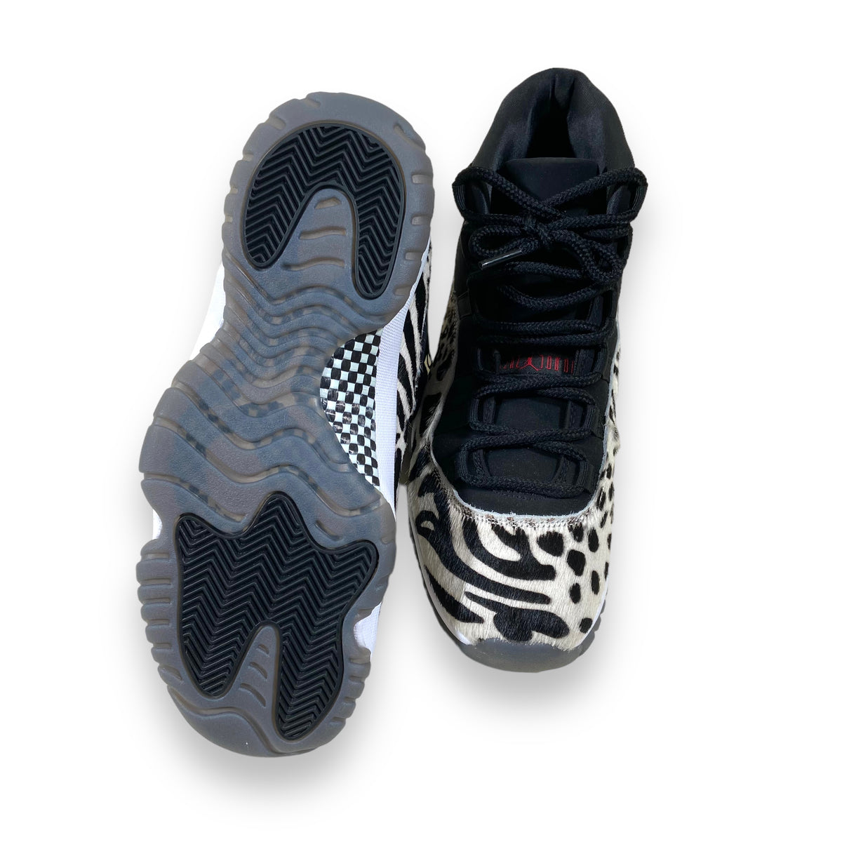 NIKE JORDAN 11’S ZEBRA UK8