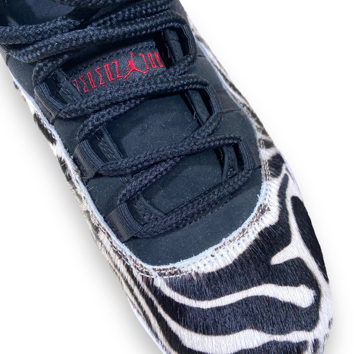 NIKE JORDAN 11’S ZEBRA UK8